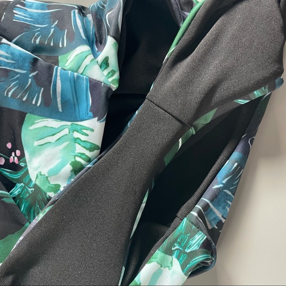 SHEIN Black & Tropical 1 Piece Swimsuit Hi Cut Bathing Suit - Picture 7 of 10